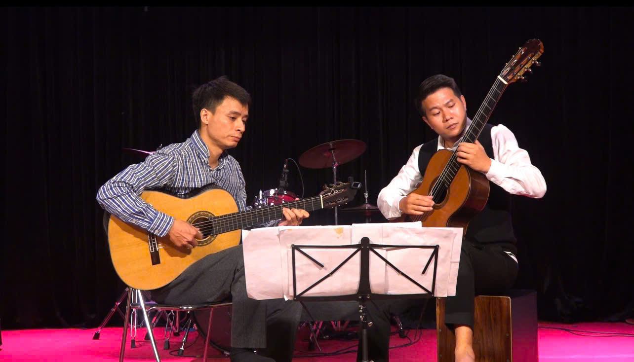 Nghệ sĩ guitar Đào Như Khánh với đam mê thổi hồn vào dân ca Việt